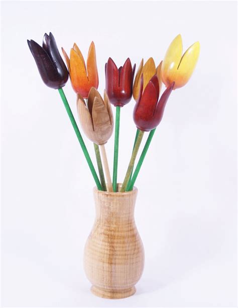 Turning A Tulip In 2024 Wood Turning Wooden Flowers Turn Ons