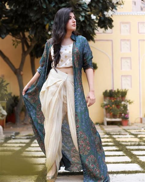 10 Indo Western Outfits To Wear At Weddings