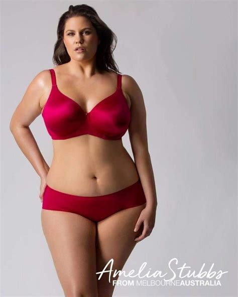 Hot Sexy Amelia Stubbs Bikini Pics