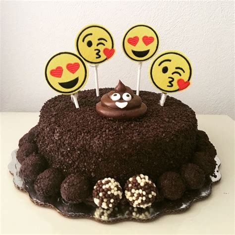 Emoji cake, emoji party, chocolate cake, cake design, brigadeiro