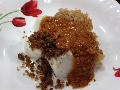 Cik Wan Kitchen Nasi Impit Kuah Kacang Bersama Pulut Pagi Dan Sambal