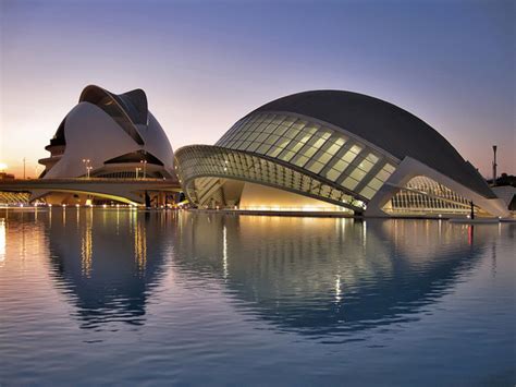 Calatrava Criticized for Valencia Complex | ArchDaily