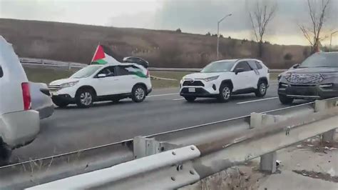 Manifestantes Pro Palestina Bloquean Carretera De Acceso Al Aeropuerto