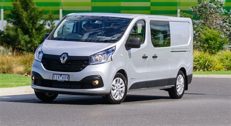 2017 Renault Trafic Crew review - photos | CarAdvice