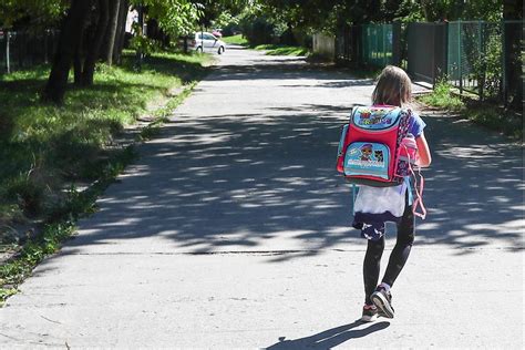 Ursus Ośmioletnia dziewczynka zaginęła w szkole Szukała jej straż