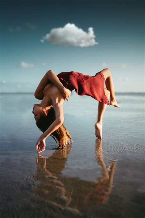 25 Original Levitation Photography Ideas You Should Try