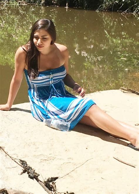 8 Sexy Moriah Elizabeth Bikini Pics