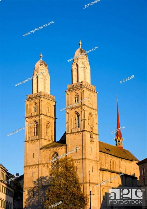 Das Grossmünster in Zürich in der Abendsonne Stock Photo Picture And