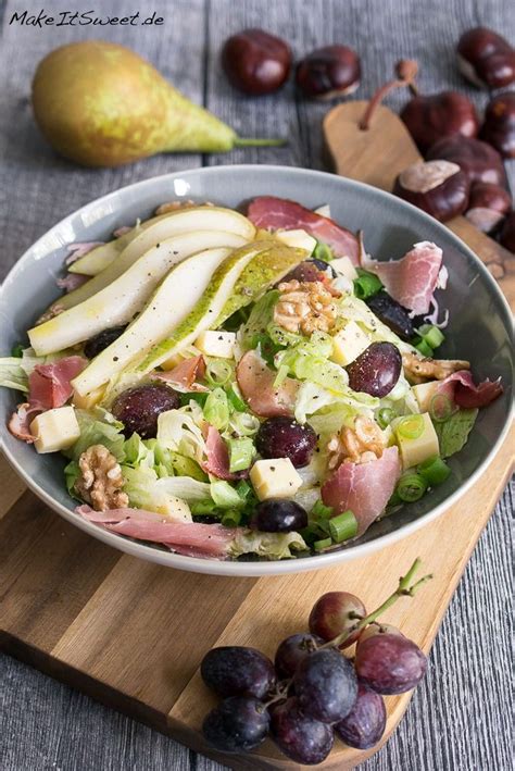 Herbstsalat Mit Birne Trauben Walnuss Schinken Gouda Und Einem Honig