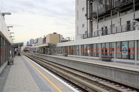 Haggerston Overground Station Looking South Bowroaduk Flickr