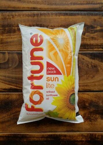 Fortune Sunlite Refined Sunflower Oil 1LTR Packaging Type Pouched