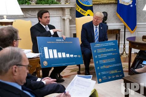 Photo Trump Meets With Florida Governor Desantis At The White House