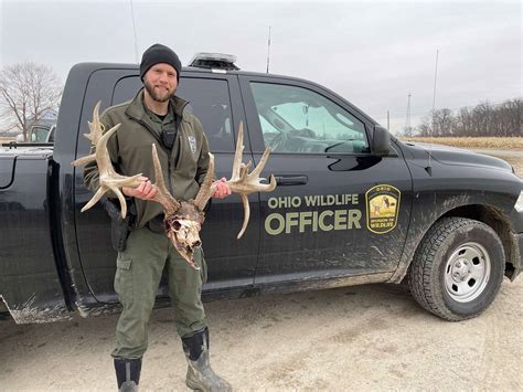 Ohio Hunter Finds A Massive 233 Inch Deadhead Buck