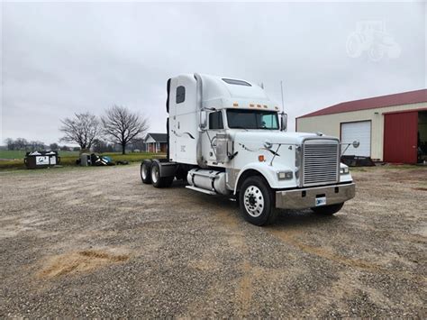 2006 Freightliner Fld132 Classic Xl For Sale In Fort Branch Indiana