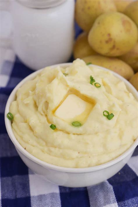 Cream Cheese Mashed Potatoes • The Diary Of A Real Housewife