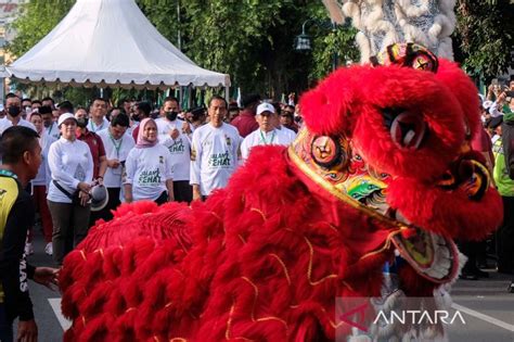 Presiden Jokowi Ikuti Jalan Sehat Peringati Satu Abad Nu Antara News