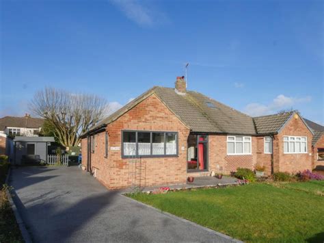 2 Bed Semi Detached Bungalow For Sale In The Fairway Stanningley