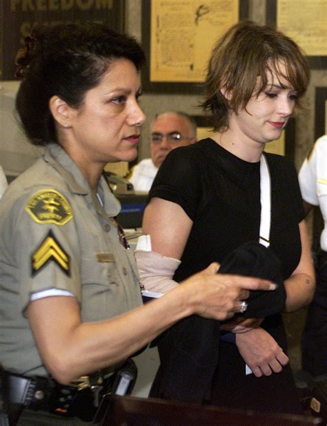 Winona Ryder busted for shoplifting in 2001 – New York Daily News