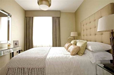 How To Decorate A Small Bedroom With A King Size Bed Small Bedroom