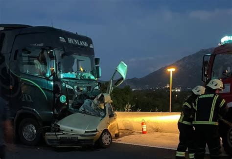 TRAGEDIJA NA AUTOCESTI U Sudaru S Kamionom Poginula Splitska