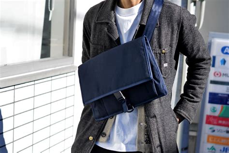 アシカンMinZ Thin Sling 発売iPadの収納に特化したスリングバック