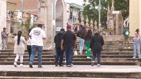 Aumenta la Afluencia de Paisanos en Plateros para Visitar al Santo Niño