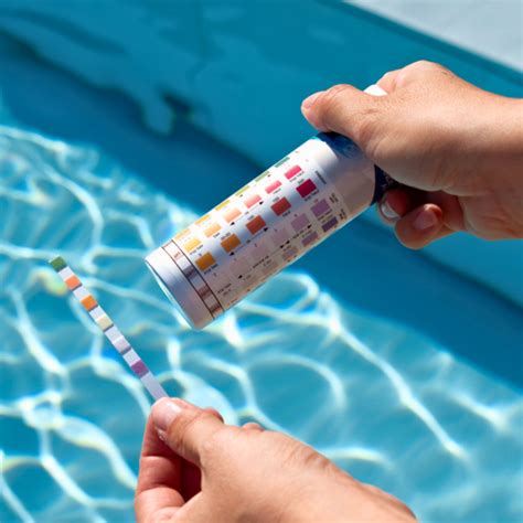 Analyse De L Eau De Piscine Les Tests Indispensables