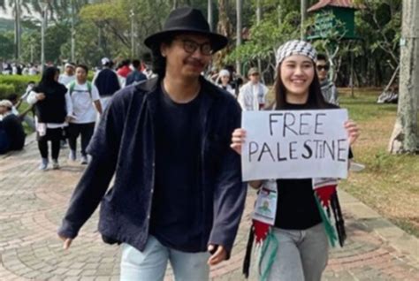 Penampilan Cantik Aaliyah Massaid Ikut Aksi Bela Palestina Di Monas