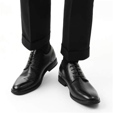 9 Trendy Mens Black Dress Shoes To Look Smarter