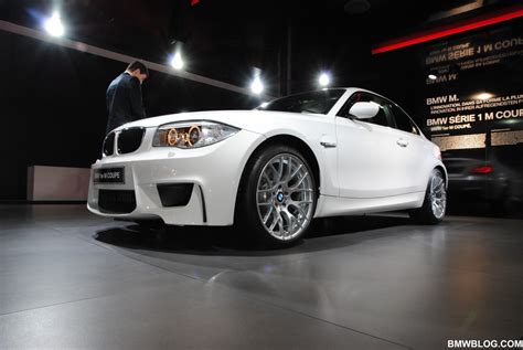 Video: 2011 Geneva - BMW 1M Coupe in Alpine White