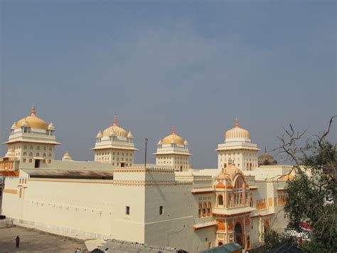 The Dilettante Photographer: Ram Raja Temple, Orchha