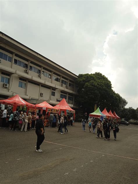 KAMPUS BAUT On Twitter Gaes Hayu Datang Ke Bazzar KPI Banyak Makanan