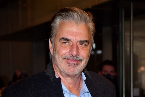 Ator Chris Noth é demitido de série após acusações de assédio sexual