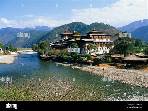 Punakha Monastery Hi Res Stock Photography And Images Alamy