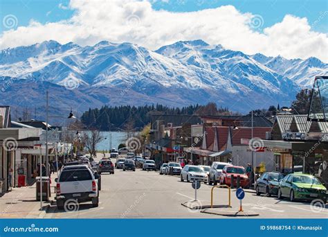 WANAKA TOWN NEW ZEALAND-SEPTEMBER 5 : Wanaka Is A Popular Ski A ...