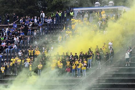 Video Fc Twente Supporters En Nac Fans Slaags In Voetbalnieuws