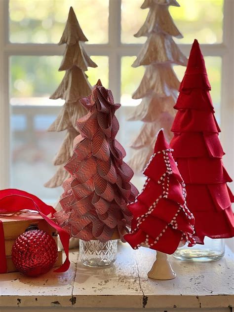 Christmas Tree Ribbon | Ribbon on christmas tree, Easy diy wreaths ...