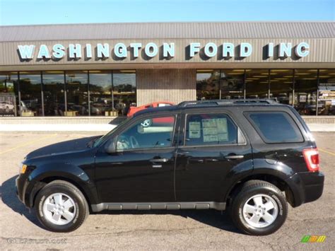 Tuxedo Black Metallic Ford Escape Xlt V Wd Photo