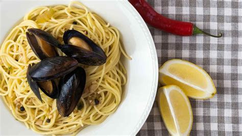 Spaghetti Aglio Olio Peperoncino E Cozze Di Antonino Cannavacciuolo