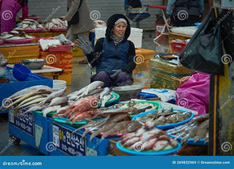 Jagalchi Fish Market The Largest Seafood Market In Busan South Korea