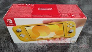 Unboxing De La Switch Lite Nos Photos Maison De La Console Portable