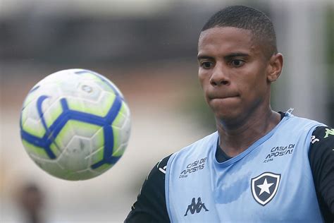 De Volta Ao Botafogo Rickson Aparece No Banco Contra Boavista Fogo