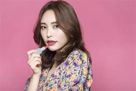 Mau Tampil Cantik Seharian Berikut Rekomendasi Lipstik Matte Terbaru