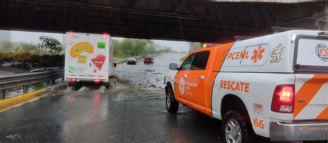 La Jornada Fuertes Lluvias Inundan Calles Y Arrastran Autos En