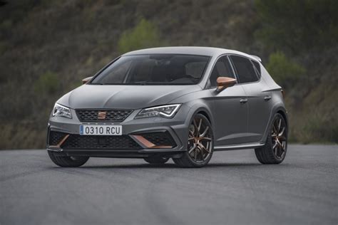 SEAT León Cupra R l azienda rivela i prezzi della compatta