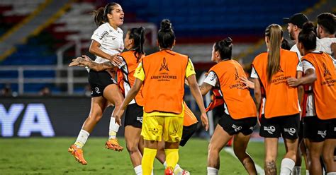 Desgastado Corinthians Conquista Libertadores Feminina Na Ra A Contra