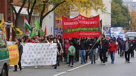 Friedensdemo In Osnabr Ck F R Opfer Der Anschl Ge In Noz