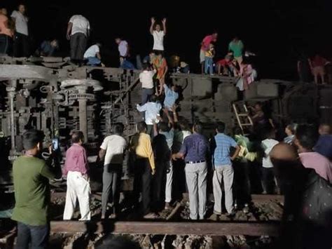 Grave Acidente De Trem Na Ndia Deixa Mortos E Mais De Feridos