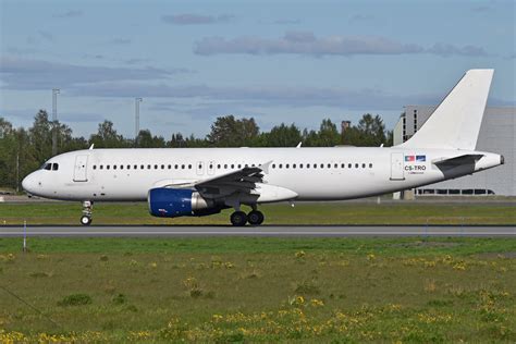 Airbus A320 214 CS TRO White Airways C N 548 Built 1995 Flickr