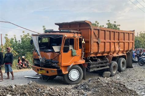 Orang Meregang Nyawa Di Jalur Tambang Parungpanjang Selama